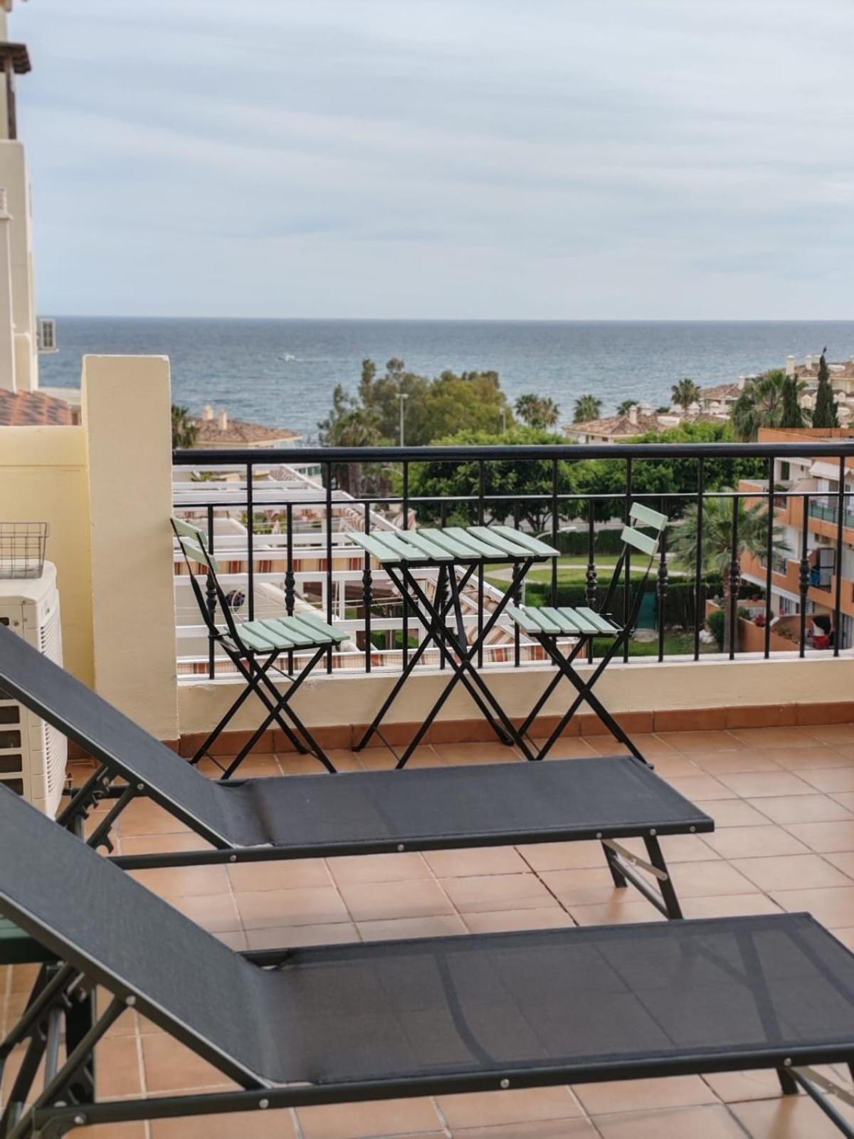 Seaview Apartment With Great Amenities & Facilities Benalmádena Dış mekan fotoğraf