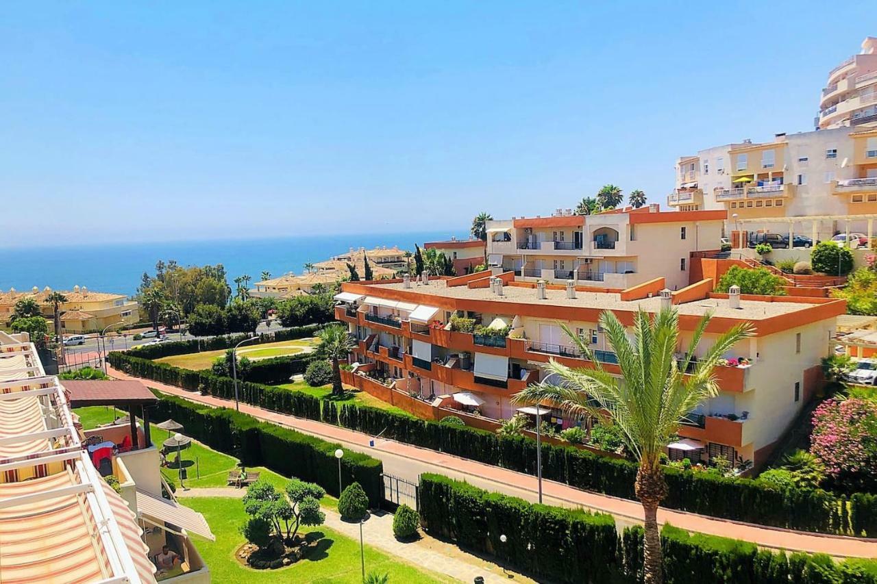 Seaview Apartment With Great Amenities & Facilities Benalmádena Dış mekan fotoğraf