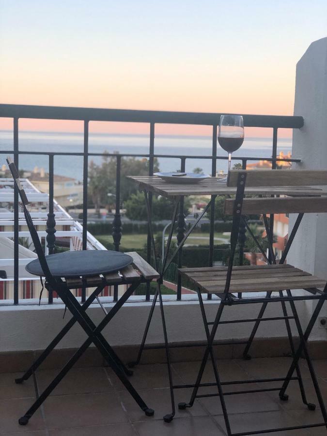 Seaview Apartment With Great Amenities & Facilities Benalmádena Dış mekan fotoğraf