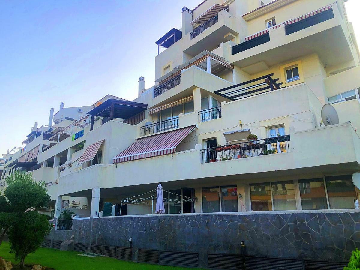 Seaview Apartment With Great Amenities & Facilities Benalmádena Dış mekan fotoğraf